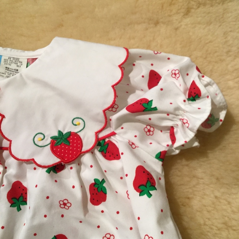 Vintage strawberry printed cotton blend romper - Picture 3 of 6